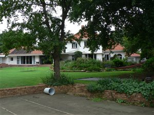 5 Bed House in Westdene
