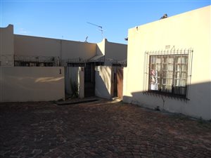 2 Bed Simplex in Turffontein