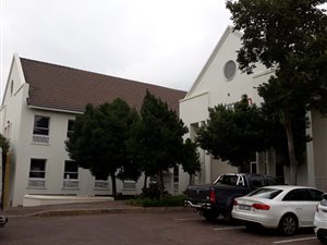 495 m² Office Space in Woodmead