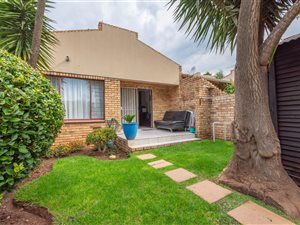 1 Bed Townhouse in Wilgeheuwel