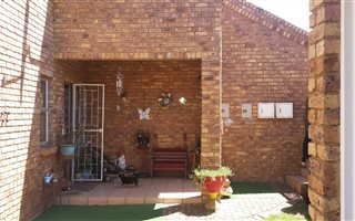 2 Bedroom Duplex in Birchleigh