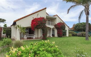 3 Bedroom House in Keurboomstrand