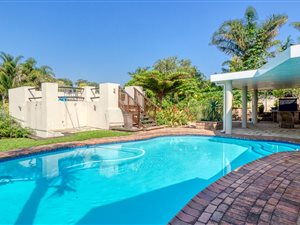 4 Bed House in Padfield Park