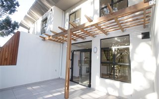 2 Bedroom Apartment in Kenilworth Upper