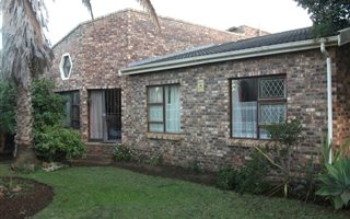5 Bedroom House in C Place