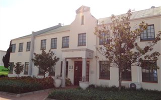 600 m² Commercial space in Glen Austin