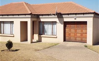 3 Bedroom Townhouse in Jackaroo Park