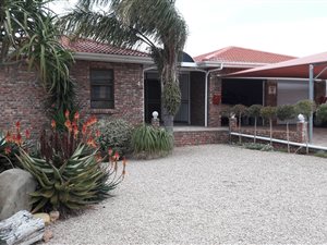 6 Bed House in Menkenkop