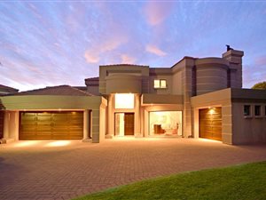 4 Bed House in Glen Erasmia