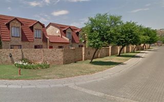 3 Bedroom Townhouse in Ruimsig