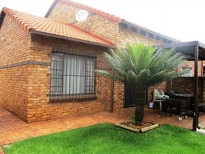 2 Bed Townhouse in Highveld