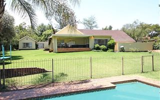 4 Bedroom House in Morningside Manor