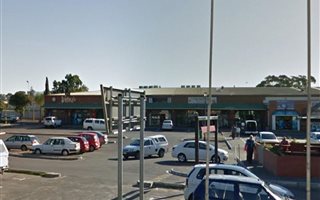 300 m² Commercial space in Mikro Park