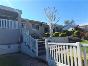 4 Bed House in Pinelands