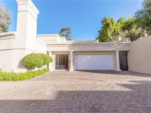 3 Bed House in Melrose