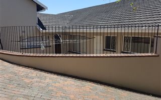 6 Bedroom House in Florida Glen
