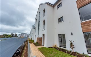 3 Bedroom Apartment in Emberton Estate