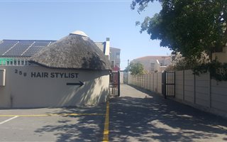 2 Bedroom Apartment in Tableview