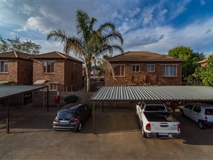 2 Bed Townhouse in Florida Glen