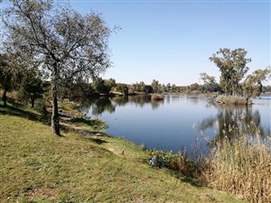 2500 m² Commercial space in Tembisa