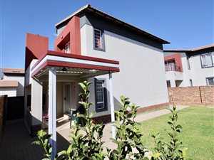 3 Bed Townhouse in Hazeldean (Silverlakes Surroundings)