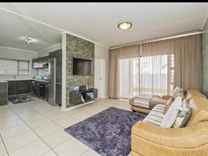 3 Bed Apartment in Petervale