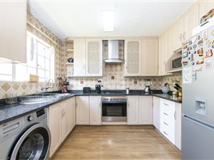 3 Bed Duplex in Bassonia
