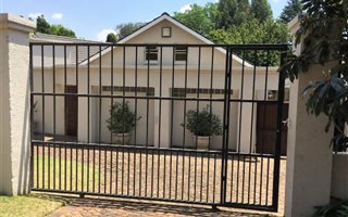1 Bedroom Garden Cottage in Randpark