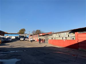 220 m² Commercial space in Aeroton