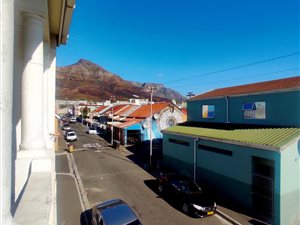 4 Bed Apartment in Salt River