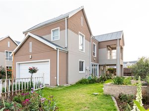 3 Bed House in Riverspray Lifestyle Estate