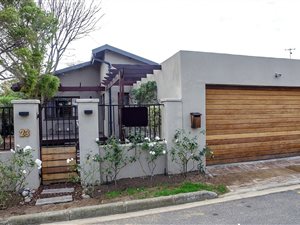 3 Bed House in Strand North