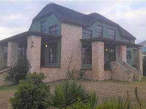 4 Bed House in Witsand
