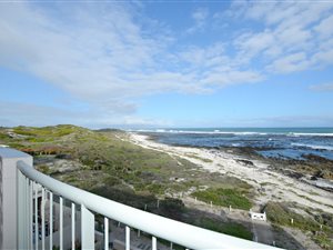 2 Bed Apartment in Melkbosstrand