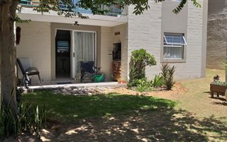2 Bedroom Apartment in Vredekloof