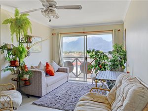 2 Bed Apartment in Lansdowne