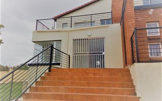 2 Bedroom Townhouse in Willowbrook