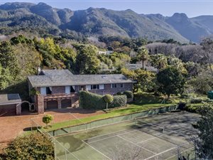 4 Bed House in Constantia Upper