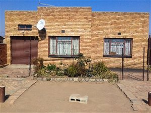 3 Bed House in Duduza