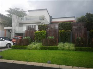 5 Bedroom House in Eagle Canyon Golf Estate