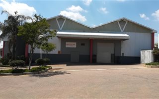 923 m² Industrial space in Halfway House