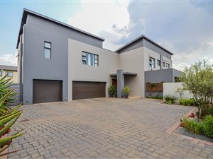 3 Bed House in Hazeldean (Silverlakes Surroundings)