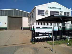 571 m² Industrial space in Kempton Park Central