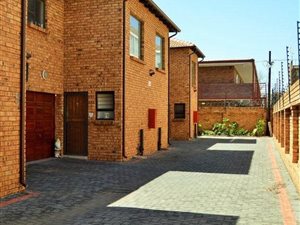 2 Bed Duplex in New Redruth
