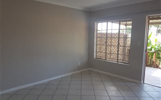 2 Bedroom Townhouse in Sinoville