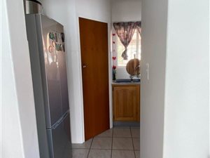 3 Bed Apartment in Hennopspark