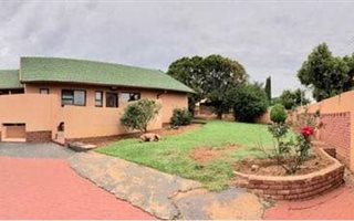 3 Bedroom House in Glenanda
