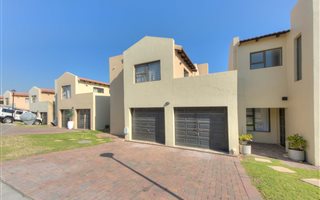 3 Bedroom Townhouse in Dainfern Valley