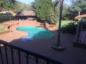 10 Bed House in Hartzenbergfontein