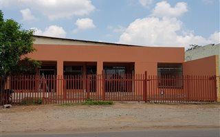 400 m² Commercial space in Rustenburg North